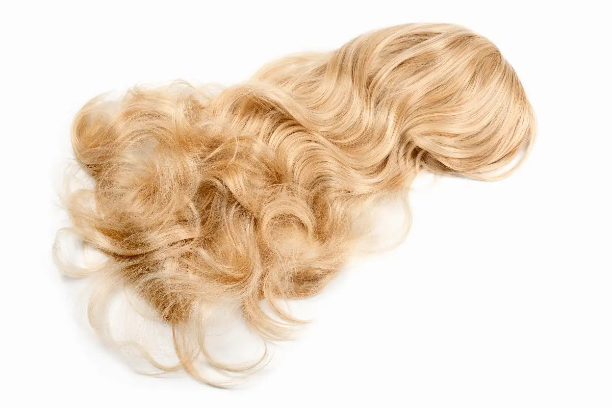 Perruque cheveux blonds